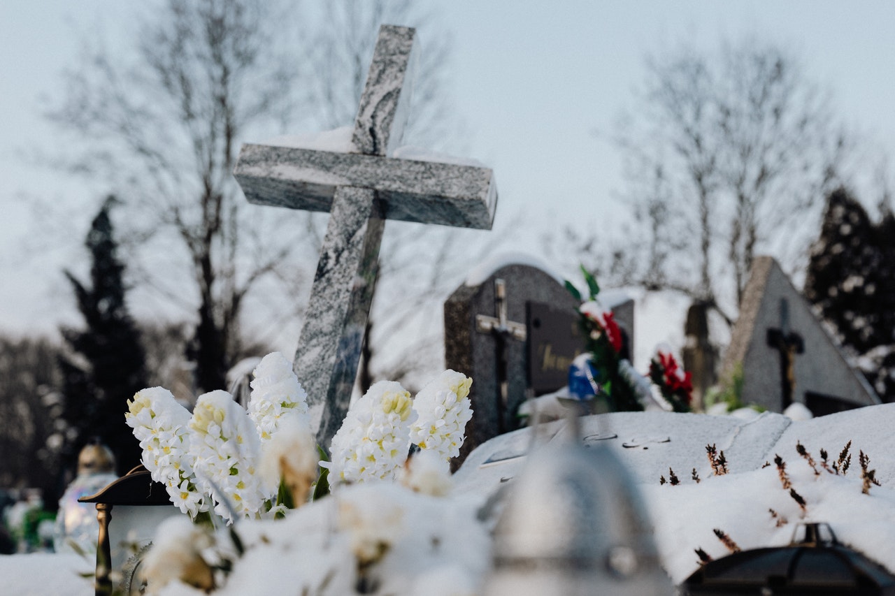 Czy trzeba bać się długów spadkowych? Przyjęcie spadku z dobrodziejstwem inwentarza i odrzucenie spadku.